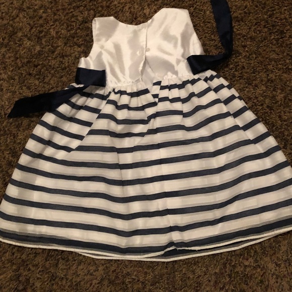 Dress - Picture 3 of 7